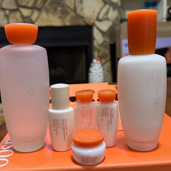 Sulwhasoo Essential Comfort Daily Routine Skincare 6 pcs Gift Set!!🔥🔥🔥 - Picture 12 of 16